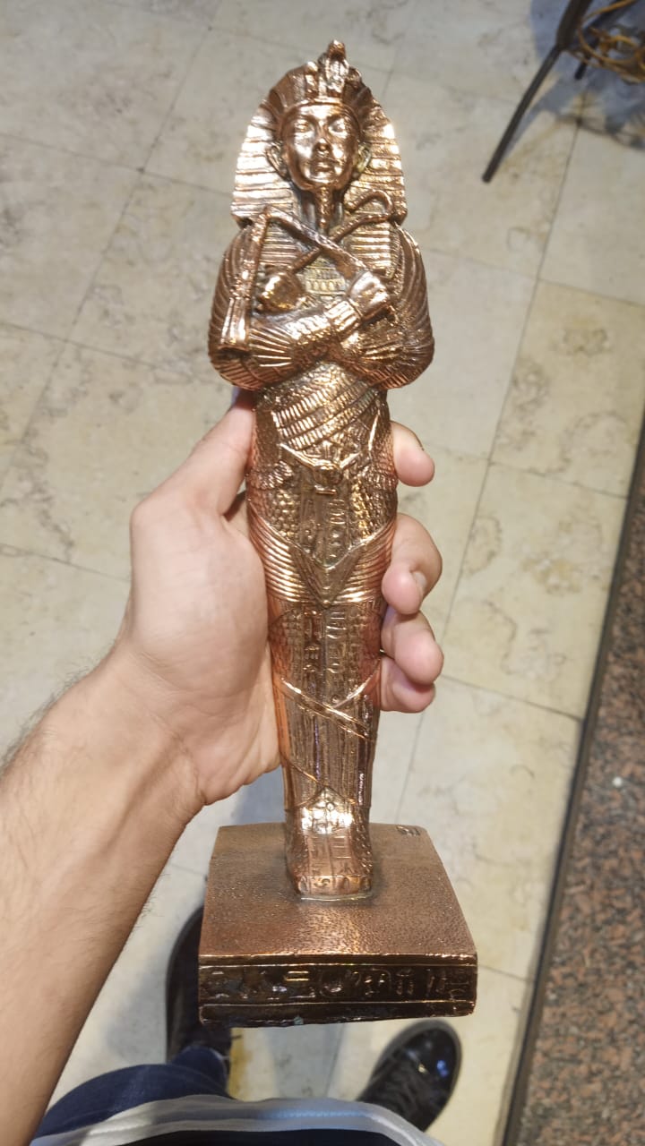 Statue Cooper look (25)